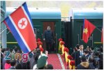 Kim Jong Un waved to people when he came to Vietnam.JPG